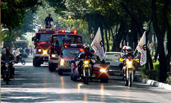 رژه موتوری خودروهای امدادی در بشرویه برگزار شد